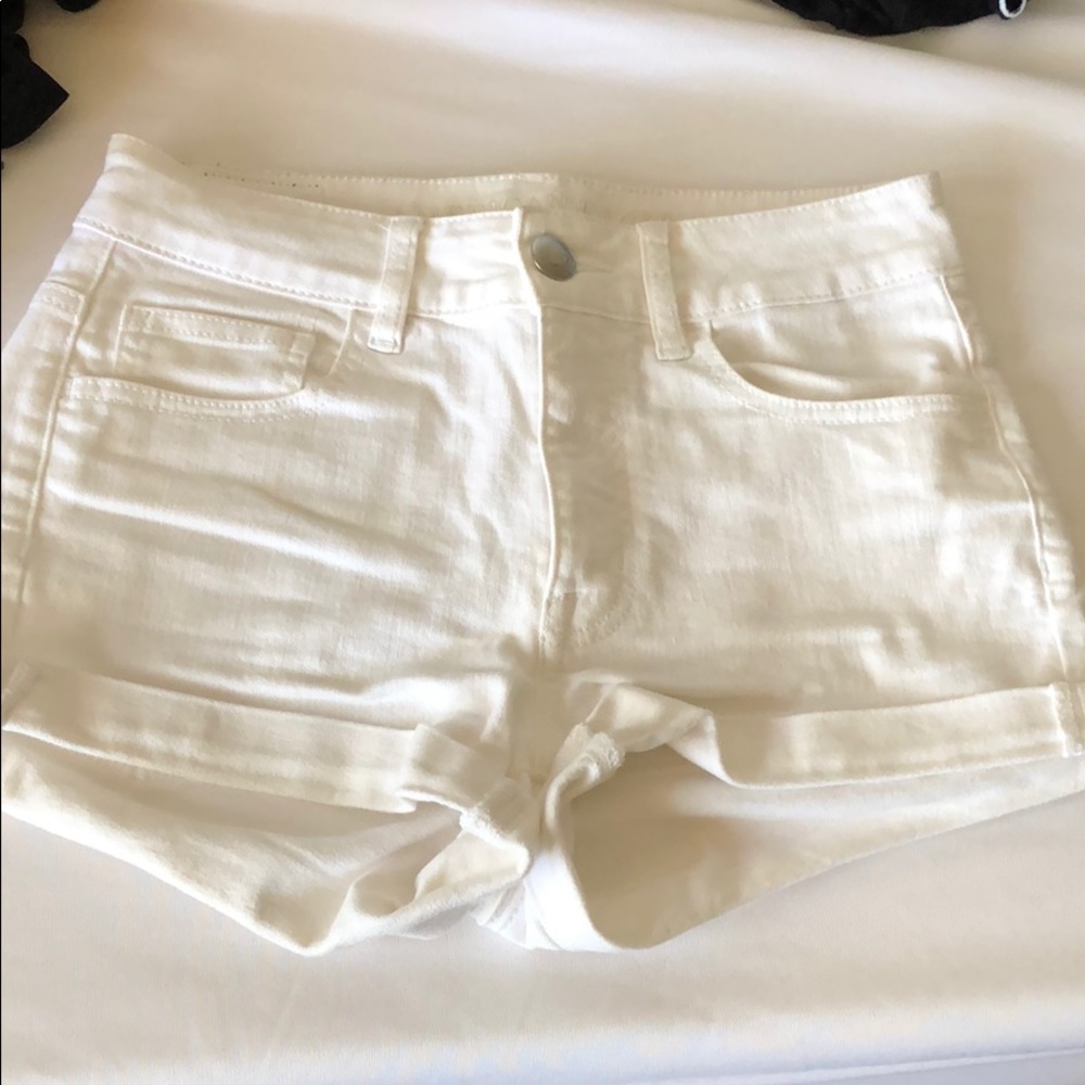 AE High-waisted White Shorts